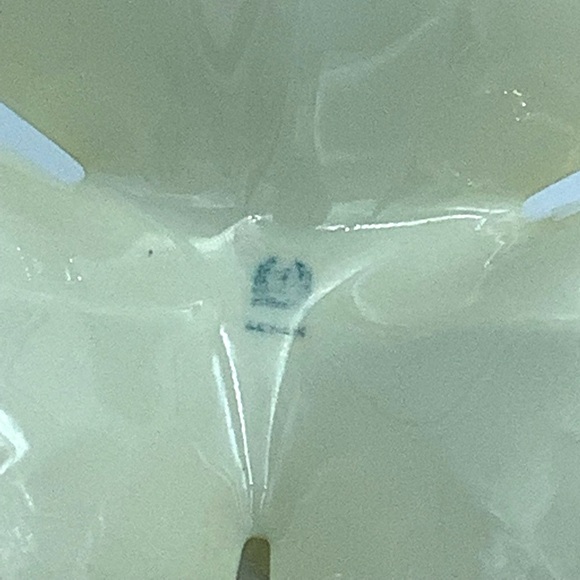 Lenox Triple Shell Serving Dish With Handle - Picture 8 of 9